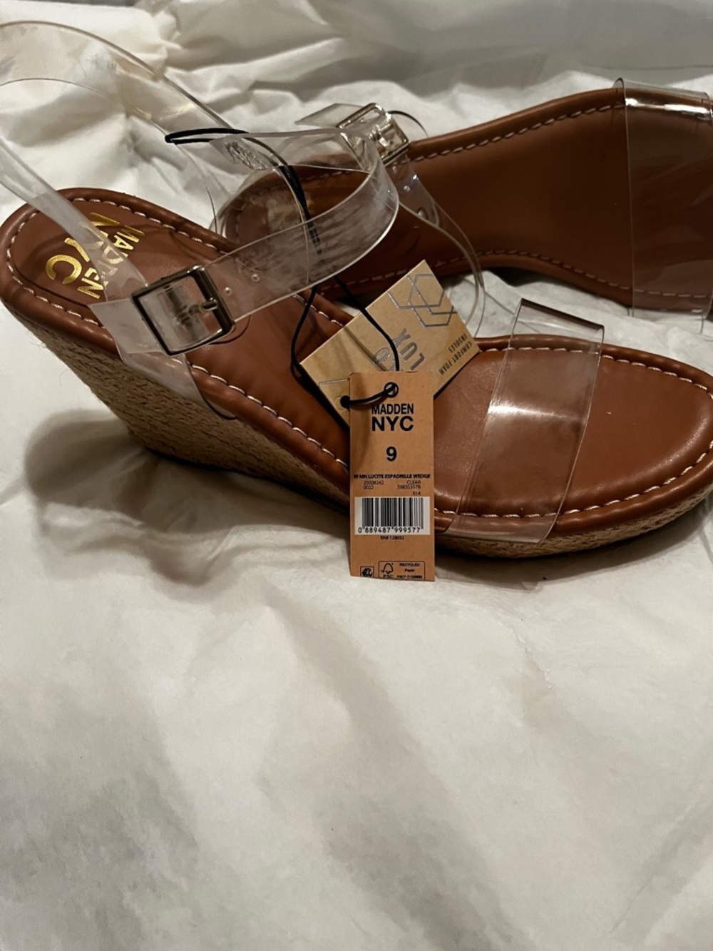 MADDEN NYC ~CLEAR LUCITE ESPADRILLE WEDGE SANDALS~SIZE 9 - Picture 3 of 8